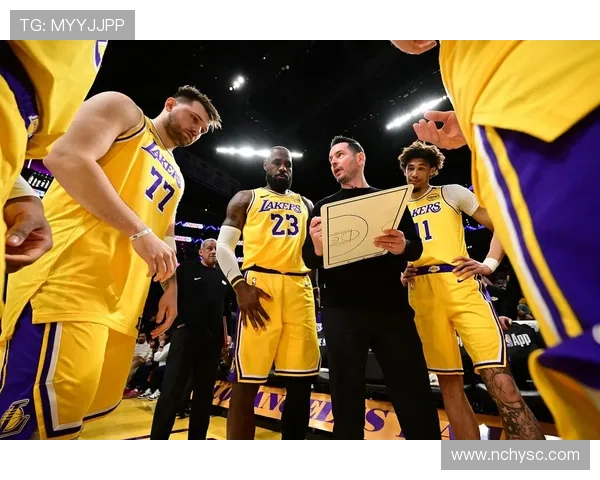 雷霆稳居NBA球队实力榜首 掘金湖人紧随其后竞争激烈 雷霆稳居NBA球队实力榜首 掘金湖人紧随其后竞争激烈