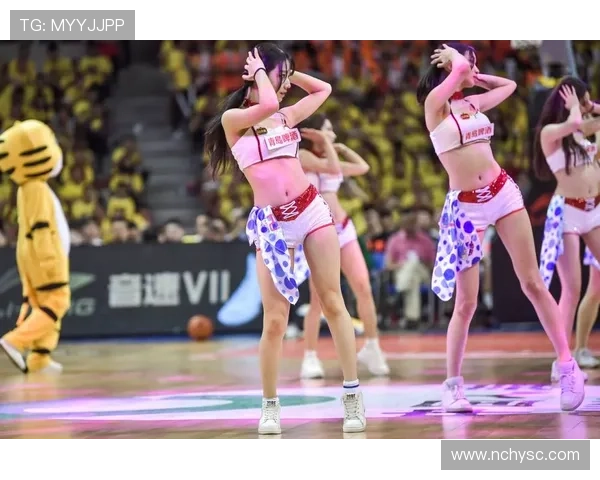 辽篮啦啦队表演比比赛更吸睛成全场焦点引发球迷热议不断持续升温