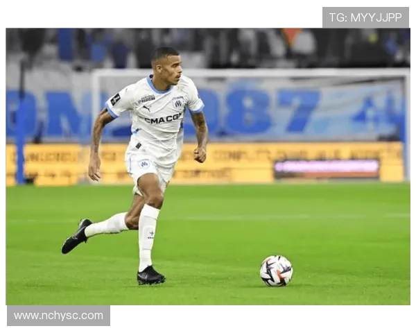 马赛5-1狂胜尼斯登顶法甲格林伍德梅开二度奥巴梅扬助攻闪耀