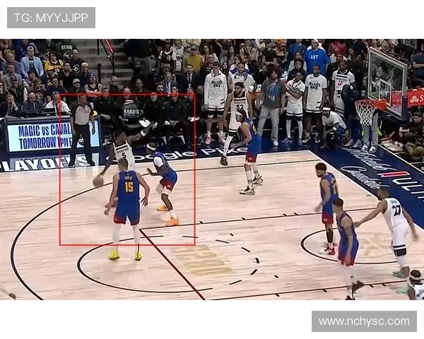 华子分享被唐斯隔扣经历感叹对手身材壮硕高度优势需团队支援